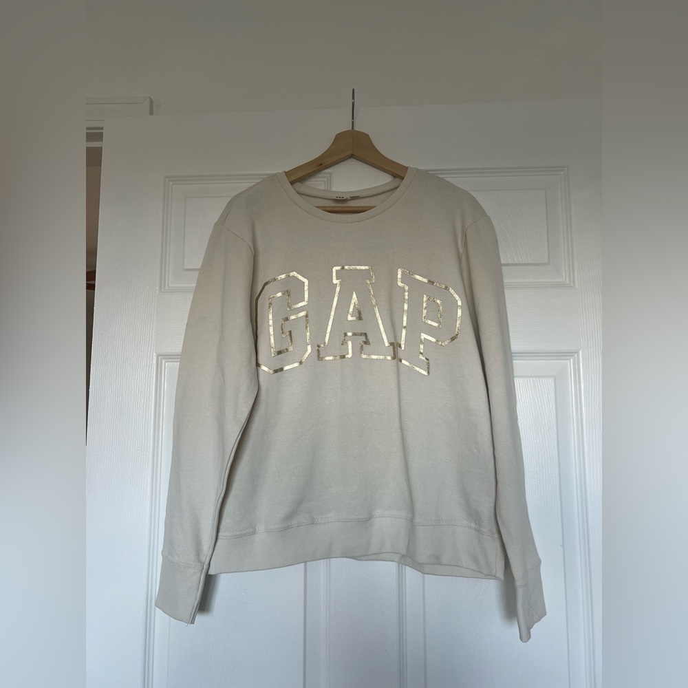 Gap Womens Sweatshirt Cream Crewneck Long Sleeves Gold  Logo Relaxed Fit Soft L